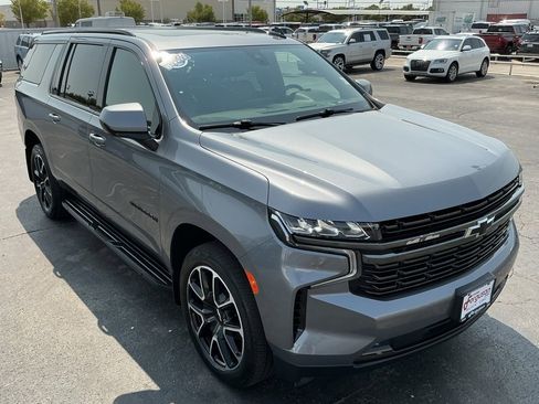 Used 2021 Chevrolet Suburban RST w/ Rear Media and Nav Package image 4