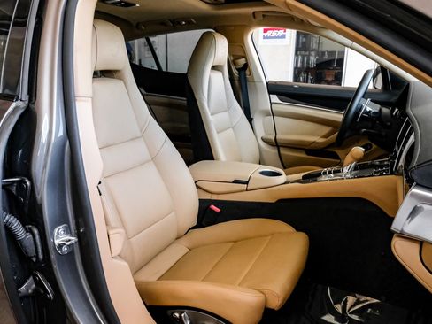Used 2016 Porsche Panamera Edition w/ Premium Package Plus RWD image 35