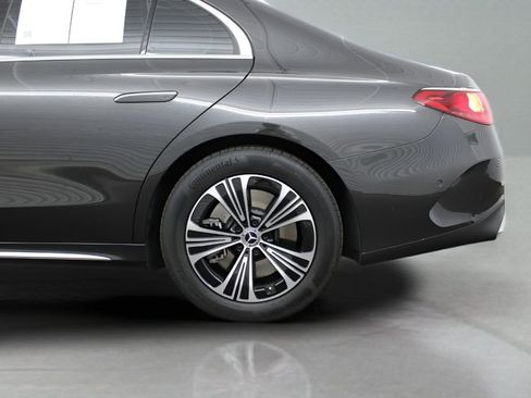 Used 2025 Mercedes-Benz E 450 4MATIC Sedan image 13