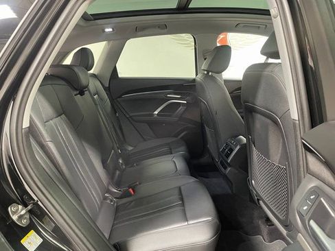 Used 2025 Audi Q5 Premium w/ Convenience Package image 25