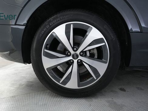 Used 2024 Audi Q8 e-tron Premium Plus w/ Premium Plus Package image 22