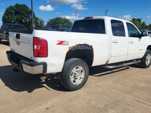 Used 2010 Chevrolet Silverado 2500 LTZ w/ LTZ Plus Package AWD/4WD image 5
