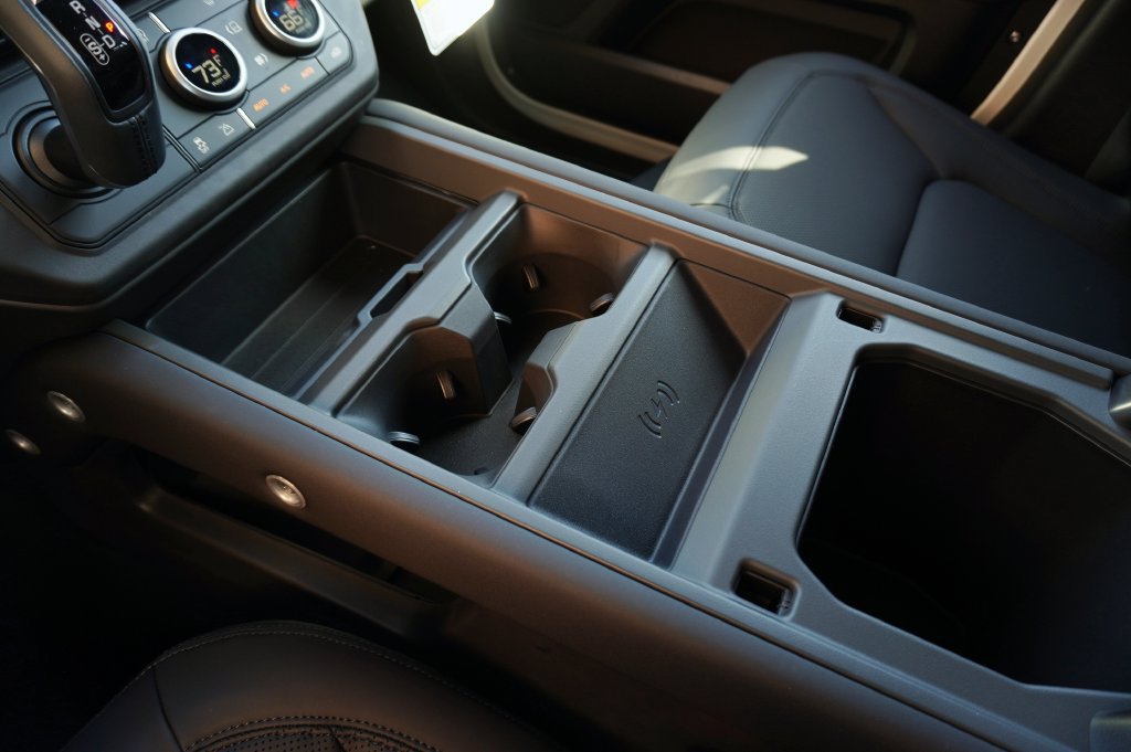 New 2026 Land Rover Defender 110 S AWD/4WD image 26