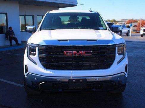Used 2025 GMC Sierra 1500 Pro w/ Pro Value Package image 6