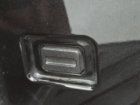 Used 2024 GMC Hummer EV 2X AWD/4WD image 28