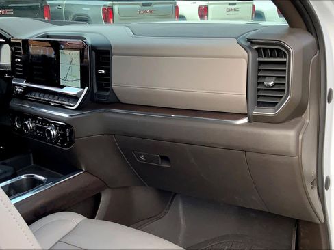 Certified 2023 GMC Sierra 1500 SLT image 17