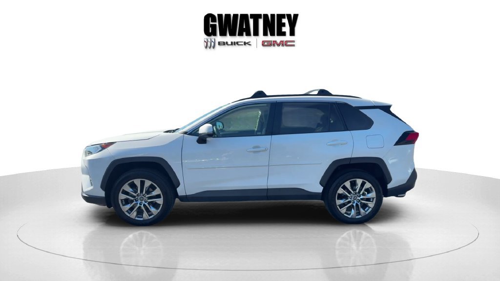 Used 2020 Toyota RAV4 XLE Premium FWD image 6