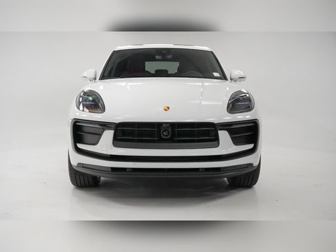 Used 2025 Porsche Macan image 6