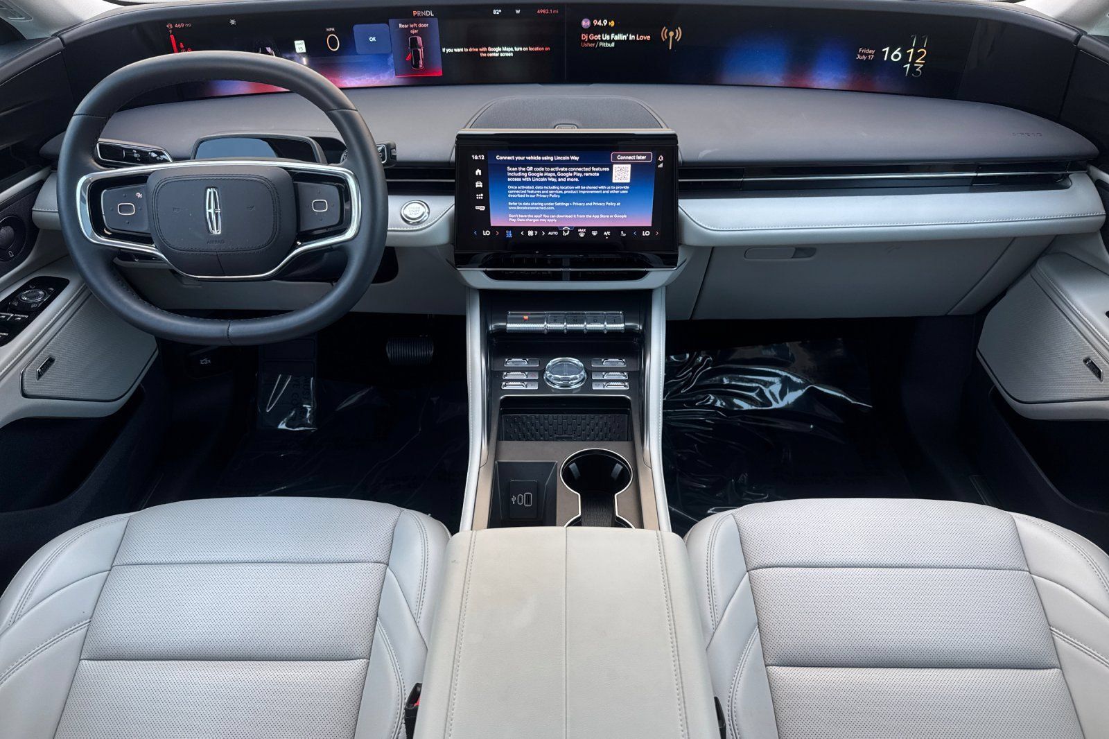 Used 2026 Lincoln Nautilus Premier w/ Equipment Group 102A AWD/4WD image 13