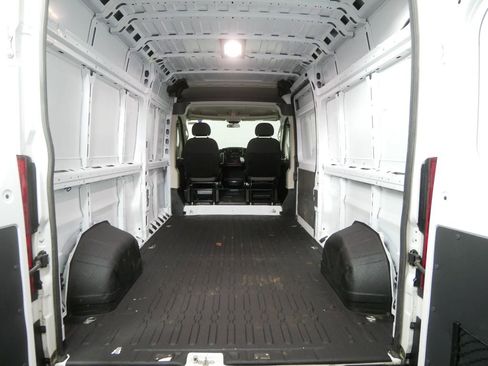 Used 2021 RAM ProMaster 2500 w/ Convenience Group image 10