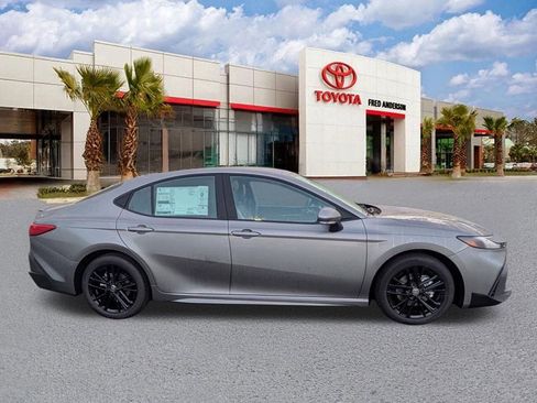 New 2026 Toyota Camry SE image 4