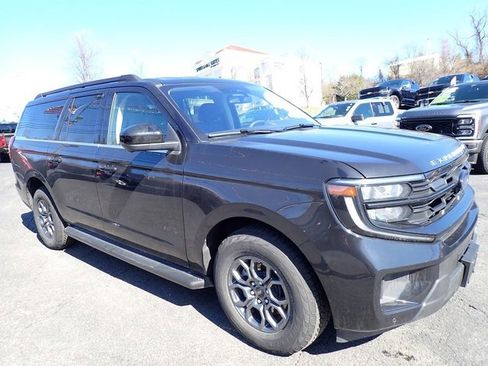 Used 2025 Ford Expedition Max Active image 3