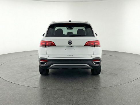 Used 2025 Volkswagen Taos SE image 7