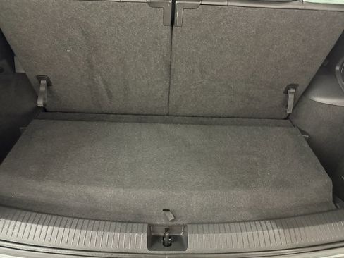 Used 2019 Volkswagen Tiguan SE w/ Panoramic Sunroof Package image 60