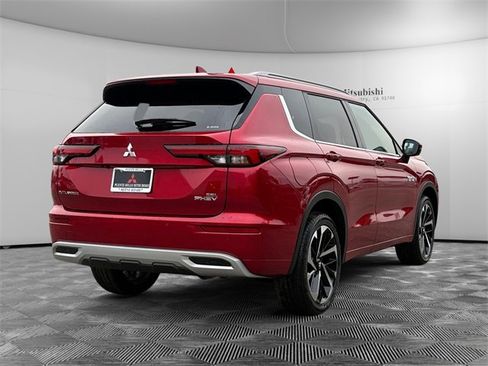 New 2025 Mitsubishi Outlander SEL image 4