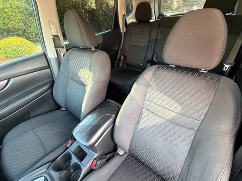 Used 2020 Nissan Rogue S FWD image 43