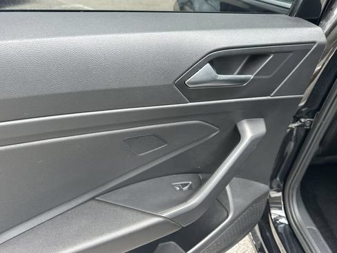 Used 2022 Volkswagen Jetta SE w/ Panoramic Sunroof Package FWD image 25