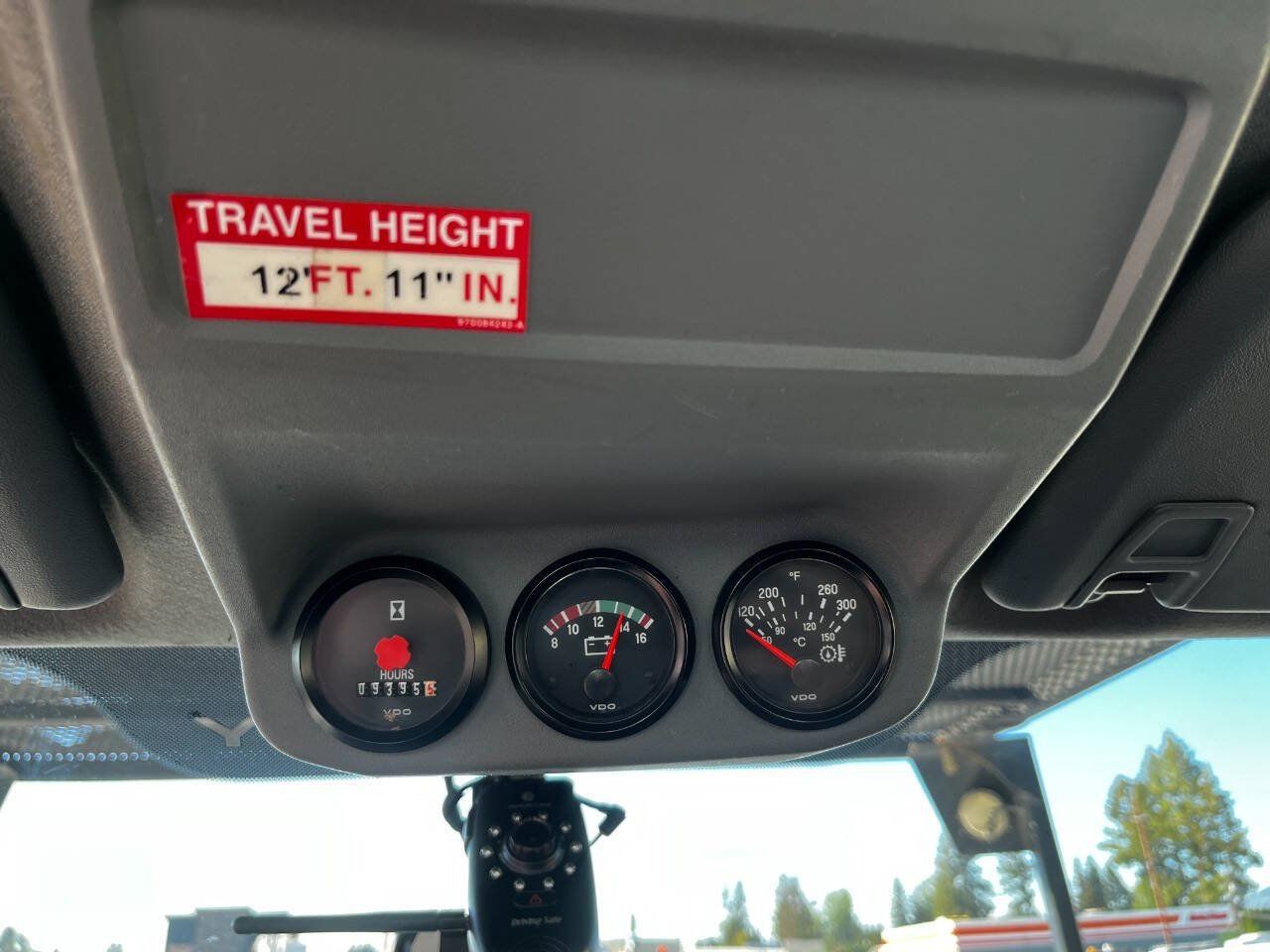 Used 2013 Ford F750 2WD Regular Cab Super Duty image 13