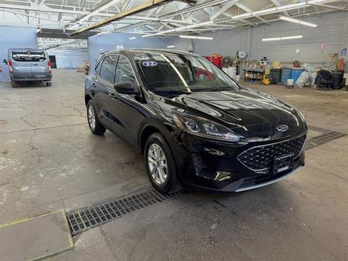 Certified 2022 Ford Escape SE image 10