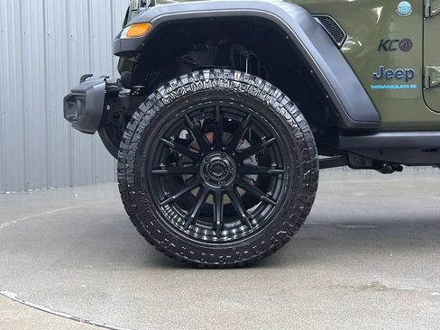 Used 2024 Jeep Wrangler Unlimited AWD/4WD image 9