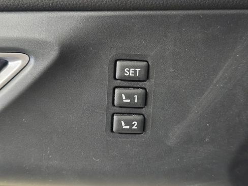 Used 2021 Subaru Ascent Limited w/ Technology Package AWD/4WD image 13
