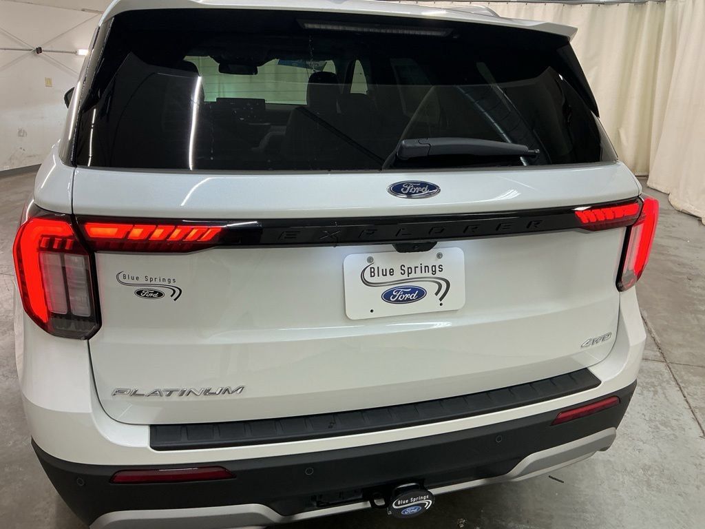 New 2026 Ford Explorer Platinum w/ LUX Leather Package AWD/4WD image 12