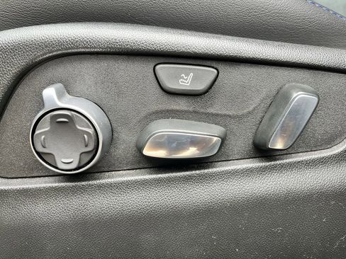 Used 2025 Cadillac XT4 Sport FWD image 24