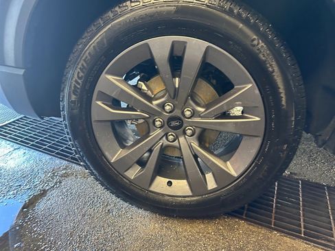 Used 2025 Ford Explorer Active w/ Active Comfort Package image 27