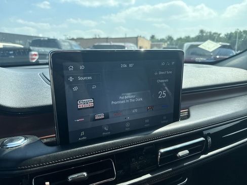 Used 2020 Lincoln Aviator Reserve w/ Equipment Group 201A image 12