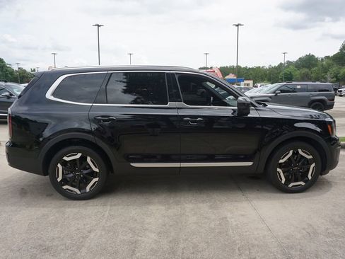 Used 2024 Kia Telluride EX w/ EX Captain's Chair Package FWD image 25