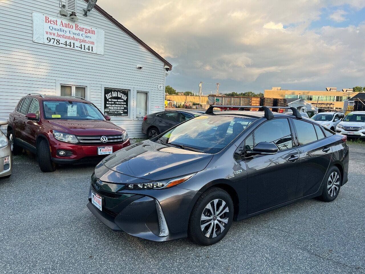 Used 2020 Toyota Prius Prime XLE FWD image 3