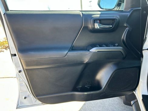 Used 2022 Toyota Tacoma TRD Off-Road w/ Technology Package image 23