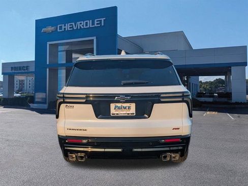 New 2026 Chevrolet Traverse RS w/ LPO, Floor Liner Package FWD image 4