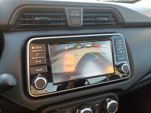 Used 2022 Nissan Versa S FWD image 24