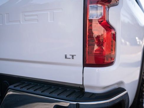 Used 2025 Chevrolet Silverado 2500 LT w/ Convenience Package image 16