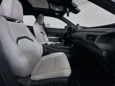 Used 2023 Lexus UX 250h UX 250h image 18