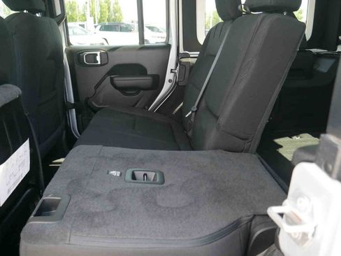 Used 2023 Jeep Wrangler Unlimited w/ Cold Weather Group AWD/4WD image 19