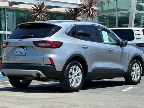 Used 2023 Ford Escape Active w/ Tech Pack #2 FWD image 4