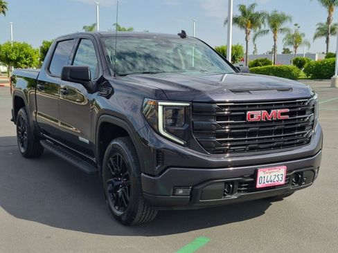 Used 2023 GMC Sierra 1500 Elevation w/ Preferred Package AWD/4WD image 3