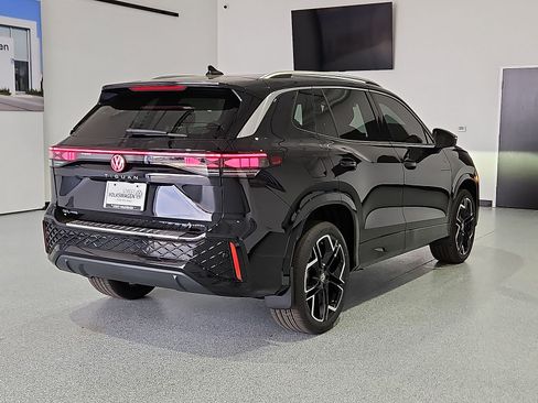 New 2026 Volkswagen Tiguan SEL R-Line AWD/4WD image 9