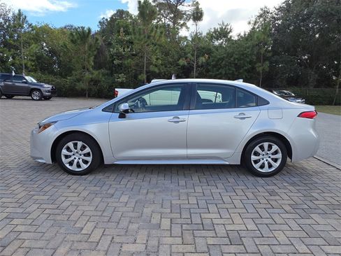 Certified 2022 Toyota Corolla LE image 8