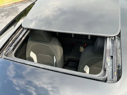 Used 2022 Chevrolet Camaro SS image 21