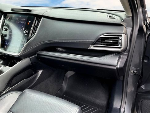 Used 2020 Subaru Outback Limited image 18