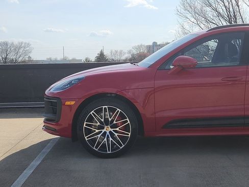 New 2026 Porsche Macan GTS image 3