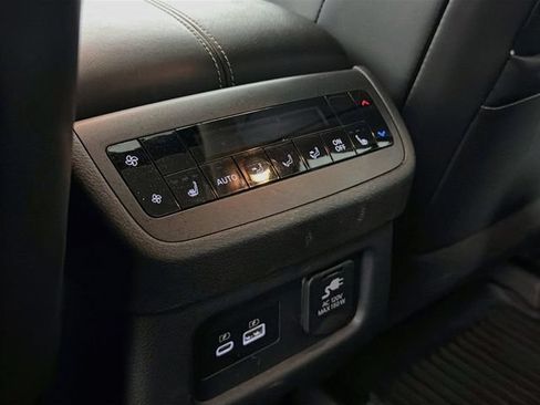 Used 2022 Nissan Pathfinder Platinum AWD/4WD image 26