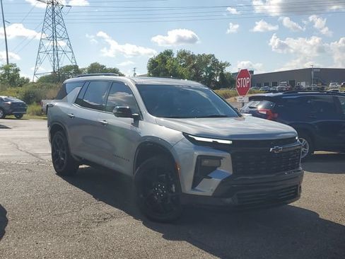 Certified 2024 Chevrolet Traverse RS AWD/4WD image 33