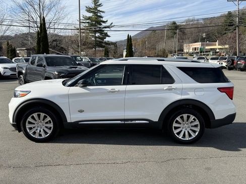 Used 2023 Ford Explorer King Ranch w/ Technology Package image 8
