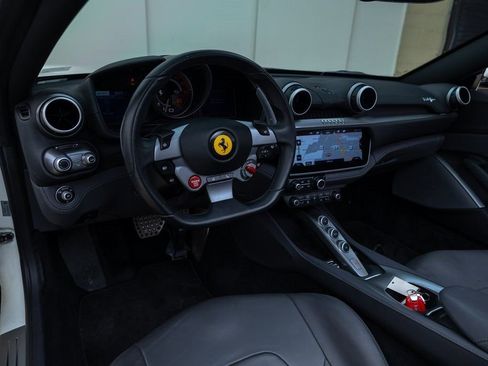 Used 2019 Ferrari Portofino Base image 30