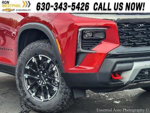 New 2025 Chevrolet Traverse Z71 w/ Enhanced Driving Package image 3