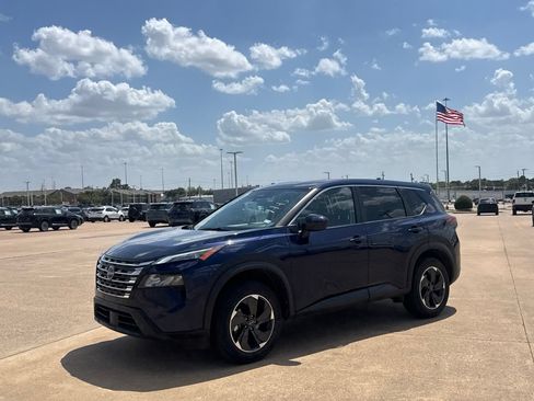 Used 2025 Nissan Rogue SV FWD image 10